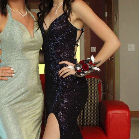 ellie wilde Dresses & Skirts - Ellie Wilde prom dress